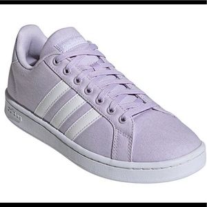 Women’s Adidas Sneaker